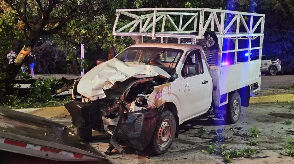Aparatoso accidente en el Libramiento Sur Oriente deja un lesionado y una camioneta volcada en Tuxtla